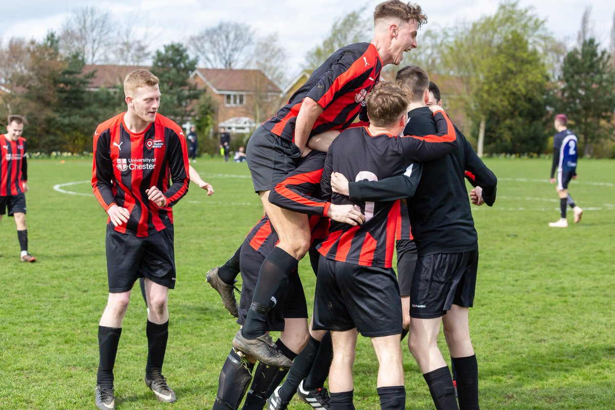 jonlingwood's tweet photo. Mens football on their way to winning a tense match during Varsity @uochester @CSU_Warrington #wearewarrington #wearewazza #wazza #varsity2019 #football https://t.co/Dx8D40PIBB