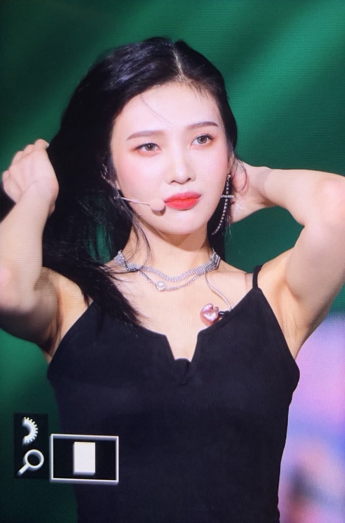 Pumpkin960903's tweet photo. 190328 #조이 https://t.co/vvxo06l8Jk
