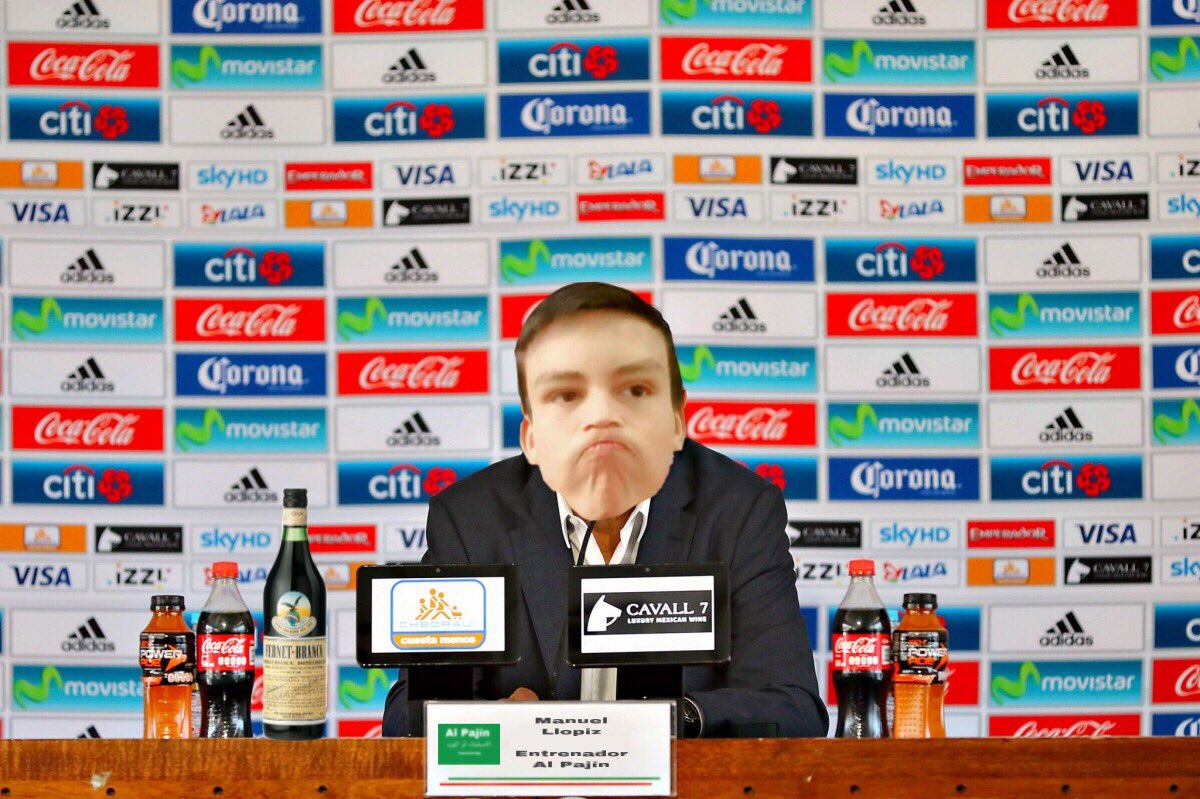 Coco32181674's tweet photo. [FICHAJES] El DT anunció en conferencia de prensa que harán todo lo posible por contratar a León, que quedó libre luego de una lesión. Es complicado ya que desde el club creen que no pasará la revisión médica .Los hinchas dudan, dicen que no tiene lo necesario para este desafío. https://t.co/m4yU235sfP