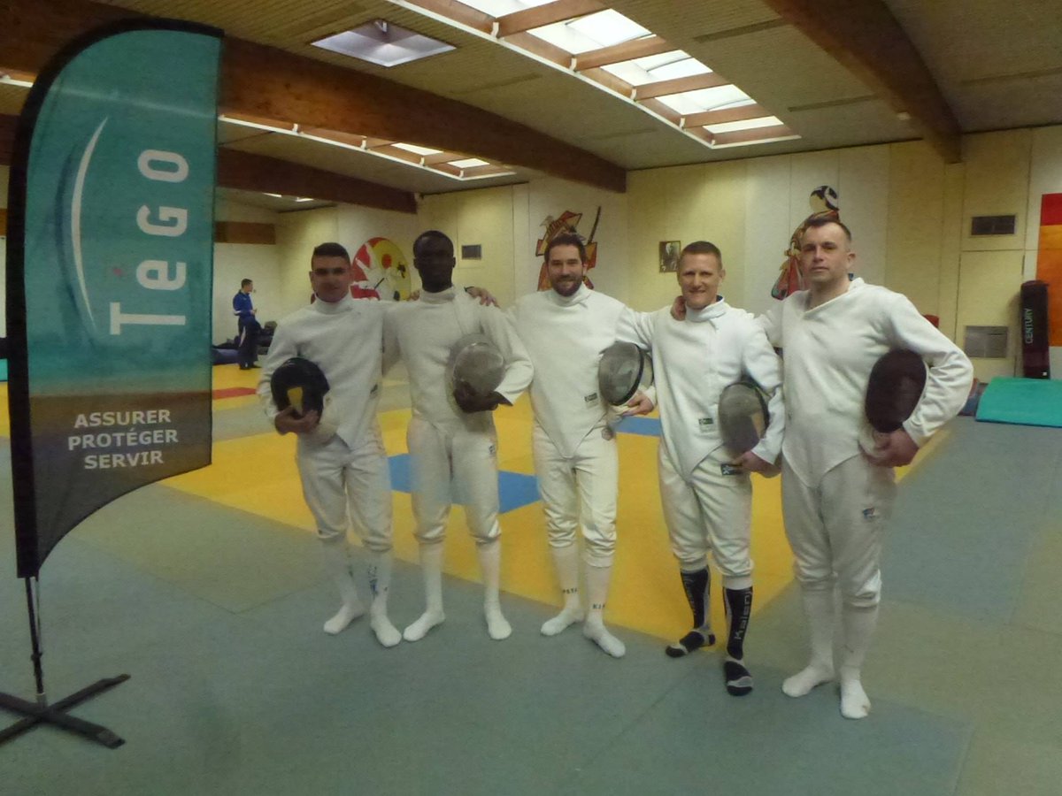 Jonxio_'s tweet photo. #JeudiPhoto📸 Le #TSGED 2019, c’est 12 Grandes écoles de la #Défense et 800 participants qui se sont affrontés sur 6 épreuves : #cross, #escalade, #équitation, course d'orientation, 🏐 et ⚽ . Deux journées placées sous le signe du courage, de la cohésion et de l’effort ⬇⬇ https://t.co/Ims69iXyeh