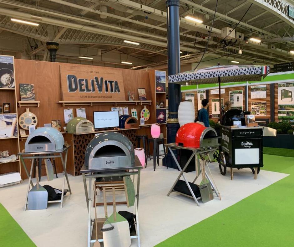 HelloDelivita's tweet photo. Did you know the @Ideal_Home_Show has been going since 1908?! Love the idea that the DeliVita wood-fired ovens blend the old (traditional fuel) and new (high-tech design) just like the show does! https://t.co/orHE59PJXj  #IdealSpring #IdealHome #IdealGarden https://t.co/Ltc761tq4S