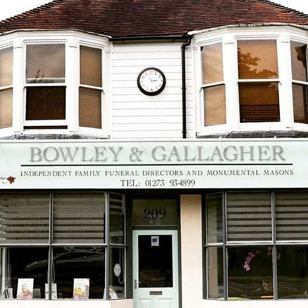 FivewaysArtists's tweet photo. We welcome @bowley_and_gallagher to the Fiveways trail this year! 👋Our local family run funeral directors are opening as a venue this May and will be showing work from a talented bunch of artists and makers. .
.
.
#localbusiness #supportlocal #fivewa… https://t.co/njO5tvNVRS https://t.co/eOkIrqxrli