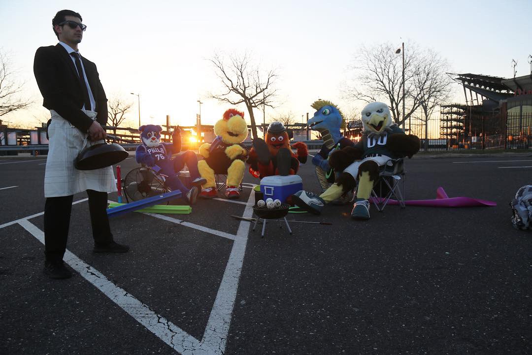 NLLwings's tweet photo. Rise and shine friends! @Phillies baseball is back and @wingstonnll started early with his furry friends #RingTheBell https://t.co/F5ga3LKgCP