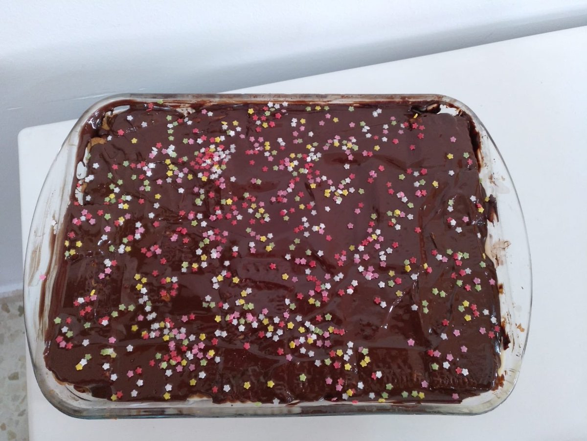 afaolont's tweet photo. TALLER DE COCINA 🥧🍫
En la mañana hoy los usuari@s han elaborado una tradicional "Tarta de galleta y chocolate". https://t.co/hoIxUQJpP4