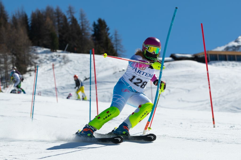 DowneHouse's tweet photo. Well done Tate! Great work in last week's #InterSchool2019 in Pila - in a very competitive competition, Tate came 7th in U14 Slalom and 9th in U14 Giant Slalom #GoTate #thisgirlcan #DHSki #DHInspiringGirls @DHSport1 https://t.co/u4SiggE6Ne