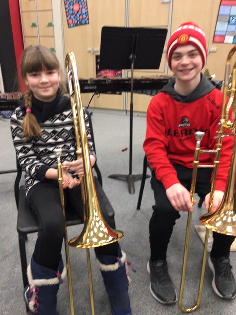LRKnightsMusic's tweet photo. Two of the Sr. High low brass members joined us in Beginner Band rehearsal this morning! Thanks for playing with us Dray and Trey--we had fun! #lowbrassrules #bassclefisbest https://t.co/PZQYIDAXQP