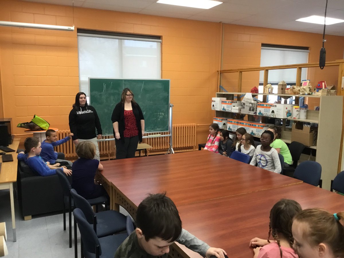 On découvre que le mois de mars est celui de la nutrition.  Un beau partenaire communautaire avec les étudiants de la Cité Collégiale et une belle activité entrepreneuriale. <a href="/EEC_St_Victor/">EEC Saint-Victor</a> <a href="/CSDCEO/">CSDCEO</a>