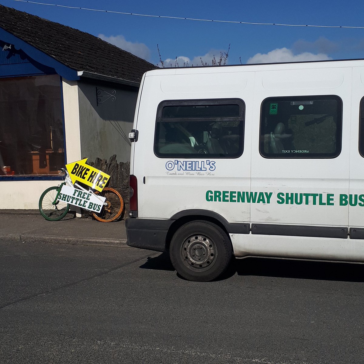 Please call 0852324111 to book your bike's 
FREE SHUTTLE BUS 
waterfordgreenway.com