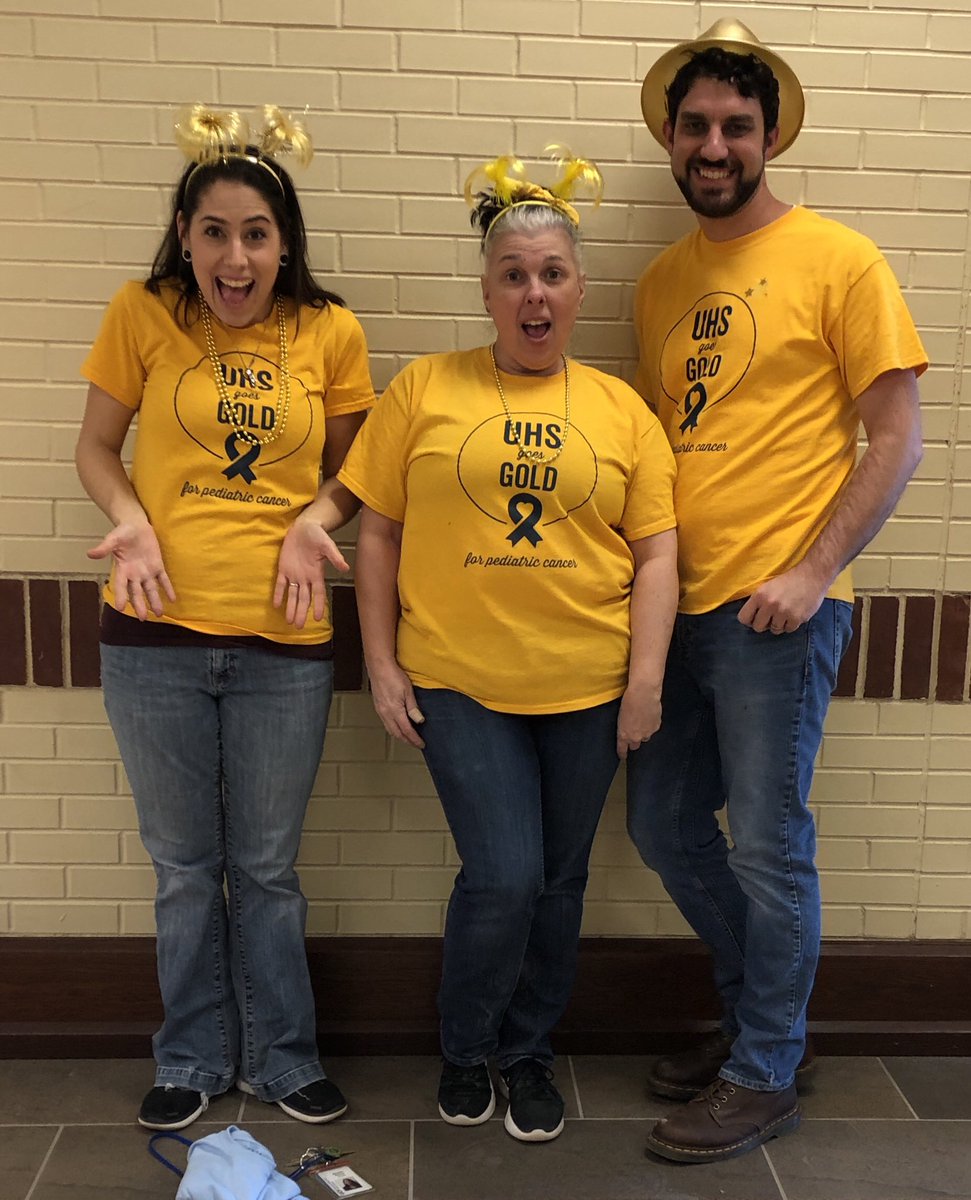 FaithDilworth's tweet photo. The composition of a portrait in four frames. We went gold! #FTK @MrConleyUHS @MrSJSilva @art_uhs #WECANTFINDSTEVE #STEVEISLOST https://t.co/0rqaGSNq64
