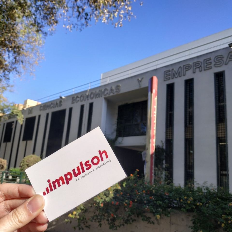Impulsohcom's tweet photo. 📢 Hoy está @CrisPerezMK en la @unisevilla hablando sobre #BigData y #MachineLearning en el grado de #Marketing 💪💪 https://t.co/L43TrTPVzt
