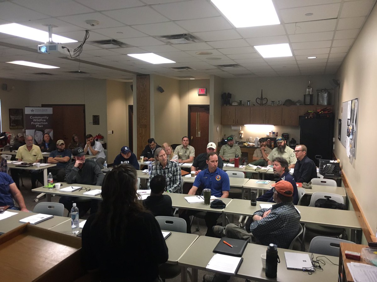 treevangelist's tweet photo. Kicking off another @ISA_Texas Wildfire Risk Reduction Qualification training with @TXForestService #communityforestryinaction https://t.co/lRwHYtfqMY