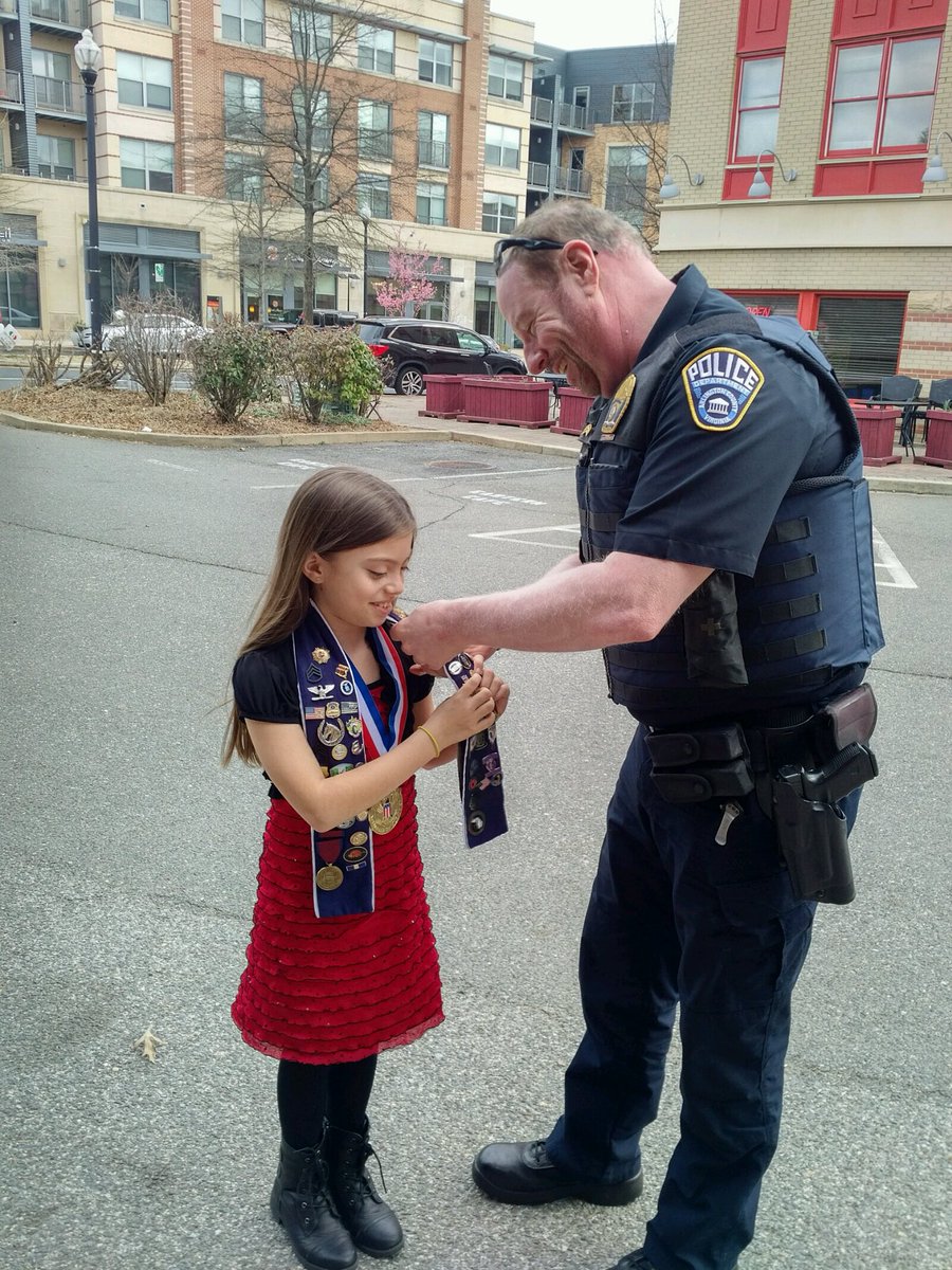 ArlingtonVaPD's tweet photo. At 9 years old, Sawyer is already making a big difference. Her non-profit, ‘Miss Sawyer’s Kids with a Cause’ advocates in support of Veterans, Active Military Members and First Responders. In recognizing her significant contributions, Sgt. Hurd presented her with an ACPD pin! https://t.co/6ZorcXllor