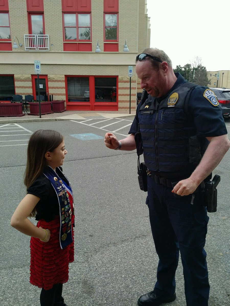 ArlingtonVaPD's tweet photo. At 9 years old, Sawyer is already making a big difference. Her non-profit, ‘Miss Sawyer’s Kids with a Cause’ advocates in support of Veterans, Active Military Members and First Responders. In recognizing her significant contributions, Sgt. Hurd presented her with an ACPD pin! https://t.co/6ZorcXllor