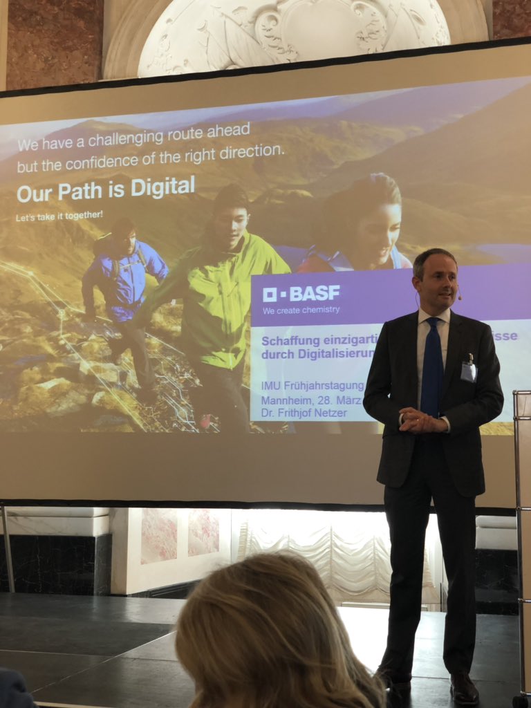 verclas's tweet photo. Einzigartige Kundenerlebnisse bei #BASF schaffen. Menschen sind der Mittelpunkt der Digitalisierung.   #IMU19 IMU Frühjahrstagung an der #Uni #Mannheim https://t.co/KehYEovxWM
