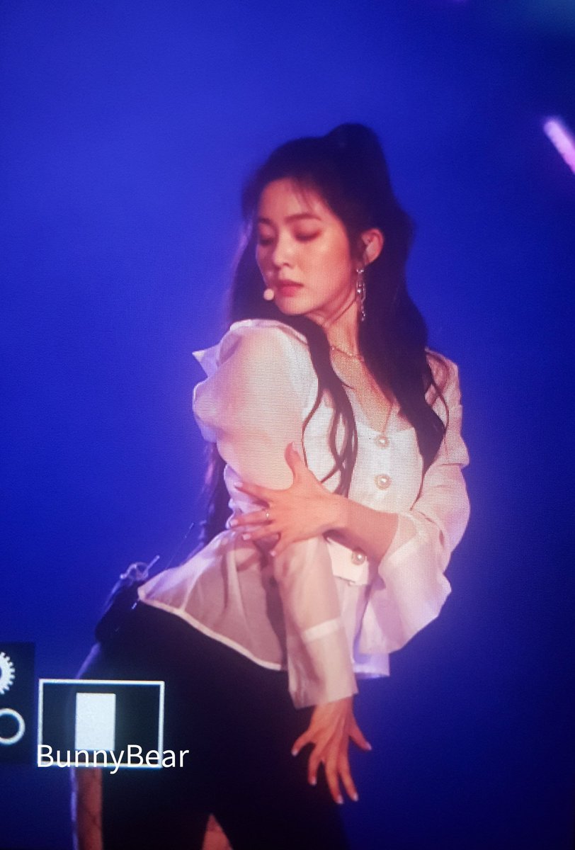 joohyeomn's tweet photo. Baejoohyunews: RT ast0801: 190328 Monster Kpop in Taipei🐻🐰💕
#레드벨벳 #아이린 #슬기 #RedVelvet #IRENE  #SEULGI  #Seulrene https://t.co/xGM0KNXXlU