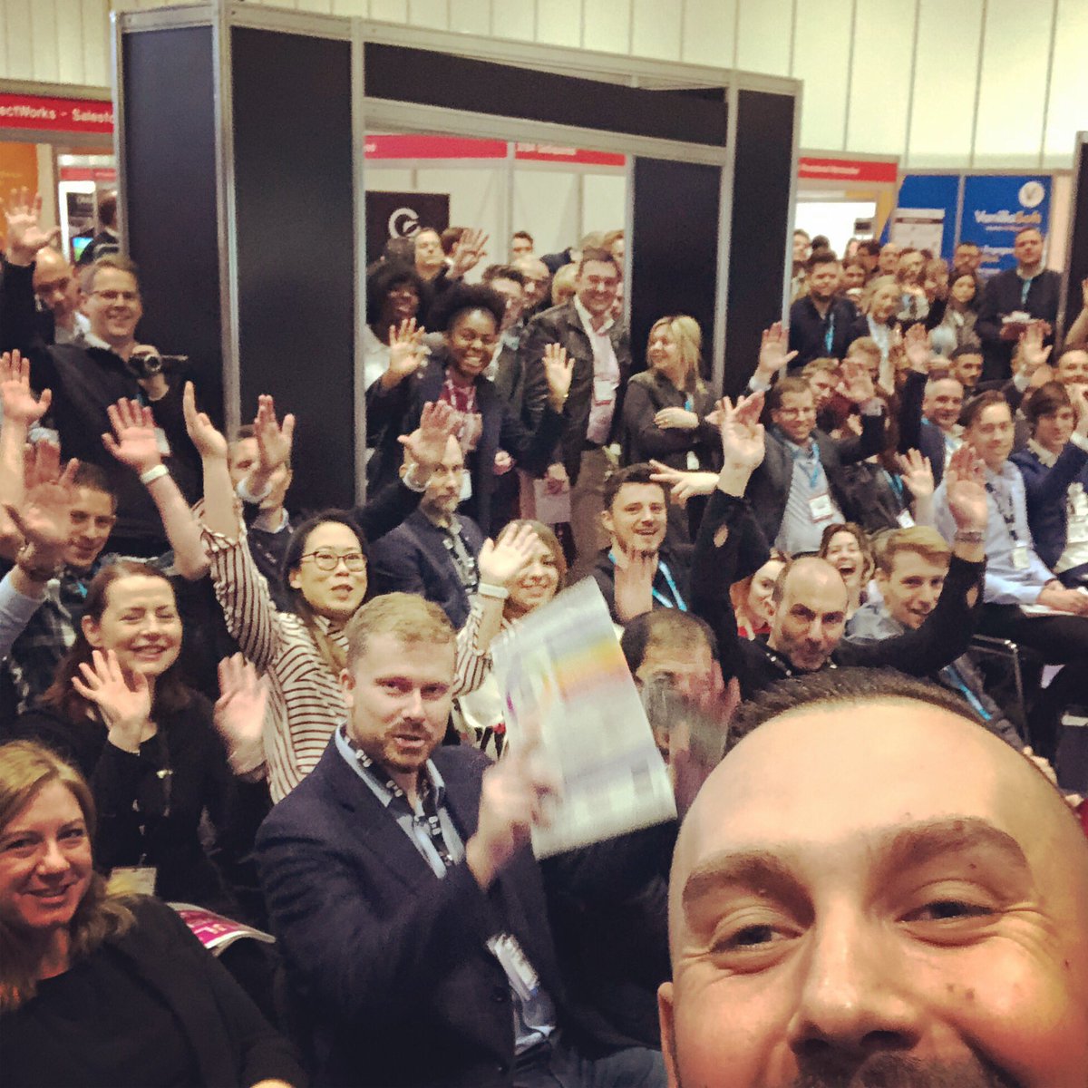 What an amazing crowd at my keynote today!! Thank you to everyone who came 👍👍🙂 #SIE19 <a href="/SalesInnovExpo/">Sales Innovation Expo</a> #sales #socialselling
