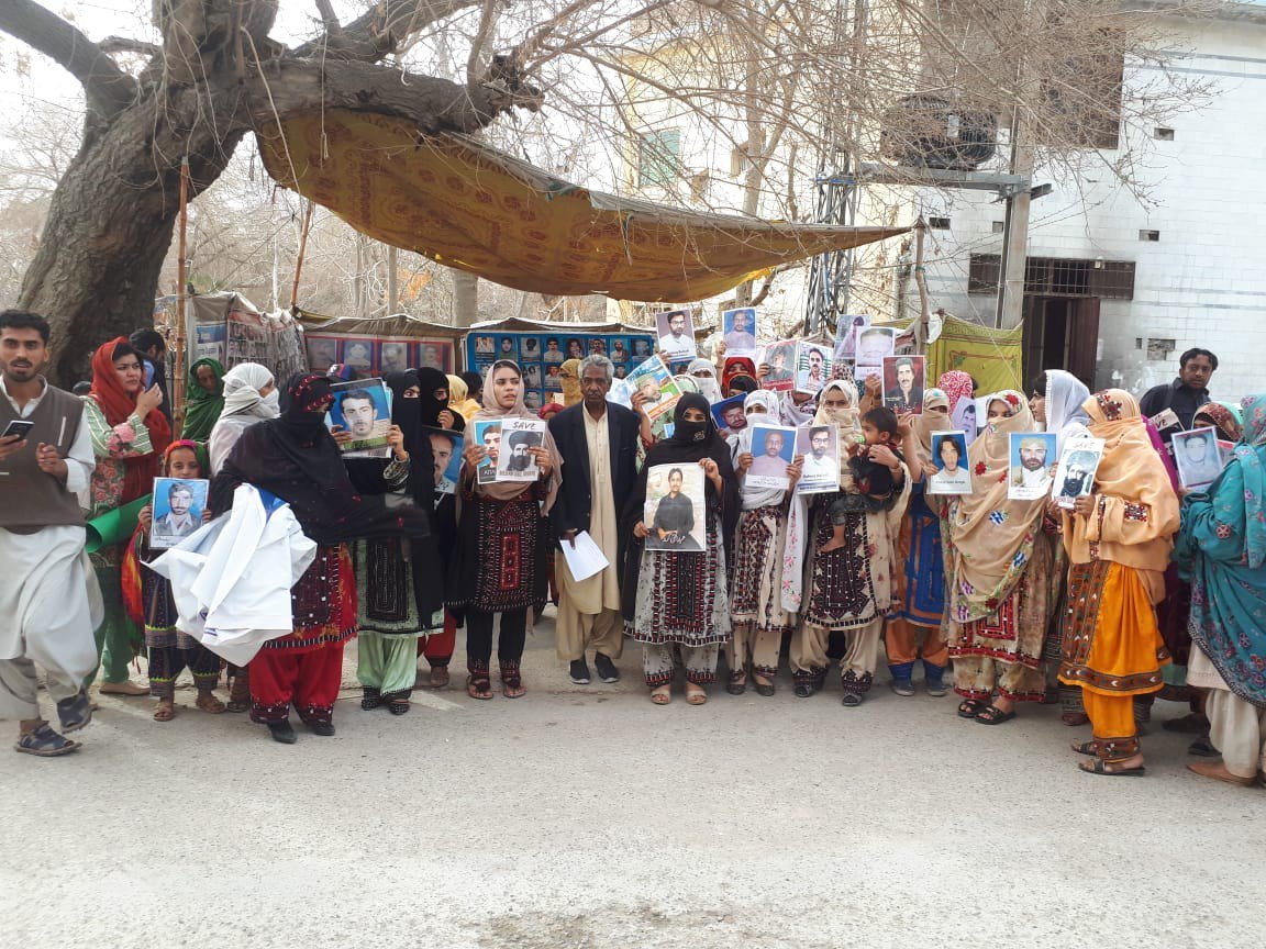 BalochTayyaba's tweet photo. Security forces are continuously committing war crimes in Balochistan. Enforced disappearances of women and children is the worst human rights violation in Balochistan
#SaveBalochWomenInBalochistan https://t.co/qzwwRx1wIZ