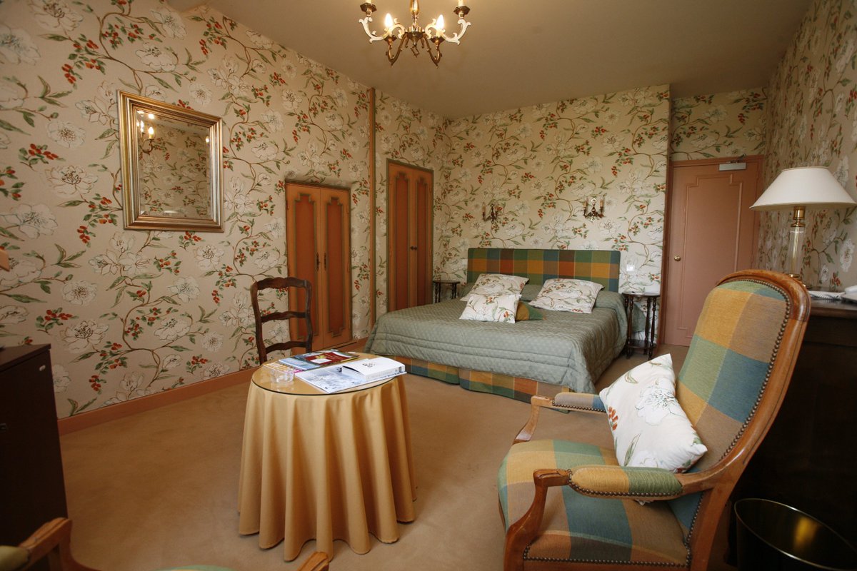 Château Castel Novel tweet media