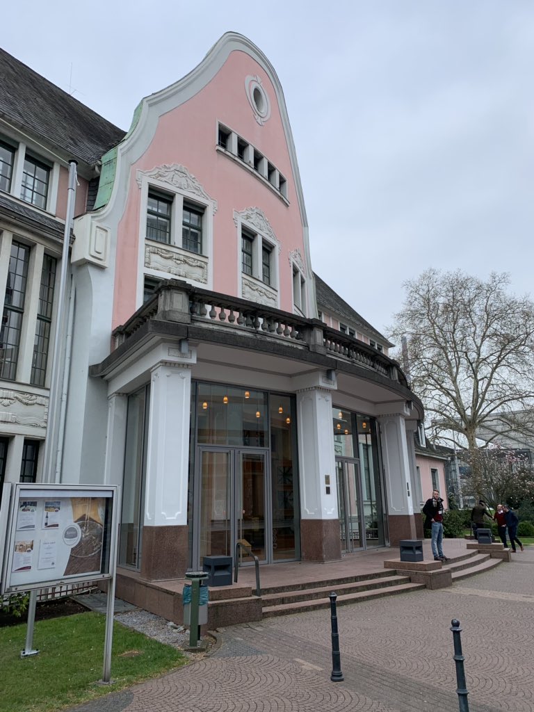 MirjamBauer's tweet photo. Begrüssung zum 11. #LifeSciencemeetsdigital (Format seit 2013) mit Dr. Amann @detecon “Zeit für neue Ideen und Zusammenarbeit, Verknüpfung medizinischer Ökosysteme, Patientenservices und Businesspläne für ein besseres Gesundheitswesen voranbringen“ https://t.co/LKRQtHdq7Z