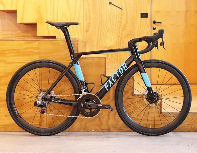 bikegallerymelb's tweet photo. Factor ONE • SRAM Etap • Black Inc 50’s
.
.
.
.
#factorbikes | #factorone | #factorisbeyond | #blackinc | #baaw | #bgcustombuilds | #bikegallerymelb https://t.co/vU6JPJBXYg https://t.co/sGJ7hvpkkG