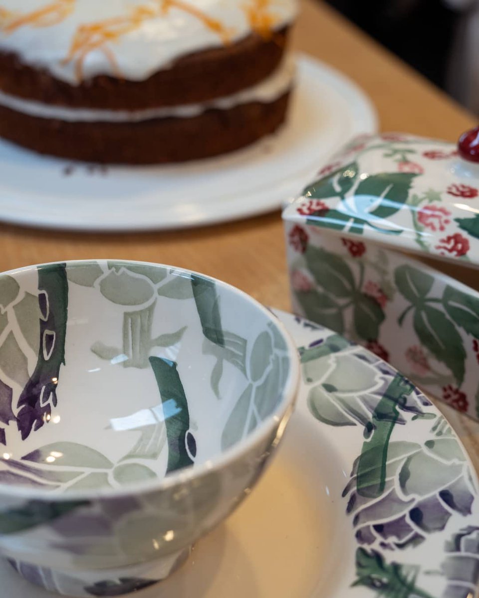 WivetonHall's tweet image. Our exclusive Wiveton designs of both Artichoke and Asparagus AND Raspberry are back. Also new for 2019 Asparagus and Artichoke butter dish available now. More brand new exciting pieces to come later this season.
#wivetonhall #wivetoncafe
 #normalfornorfolk #wiveton19