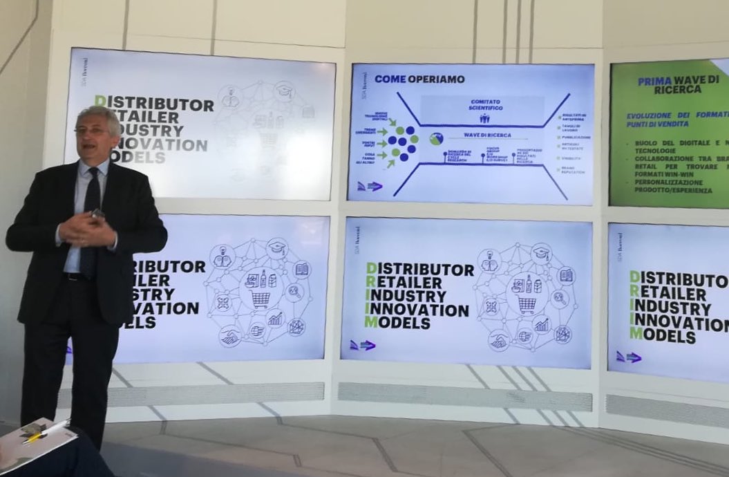 sdabocconi's tweet photo. L'obiettivo di #DRIIM è ripensare e ridisegnare il rapporto tra industria e distribuzione #ACINMilan @Accentureitalia https://t.co/hedwr2tJkF