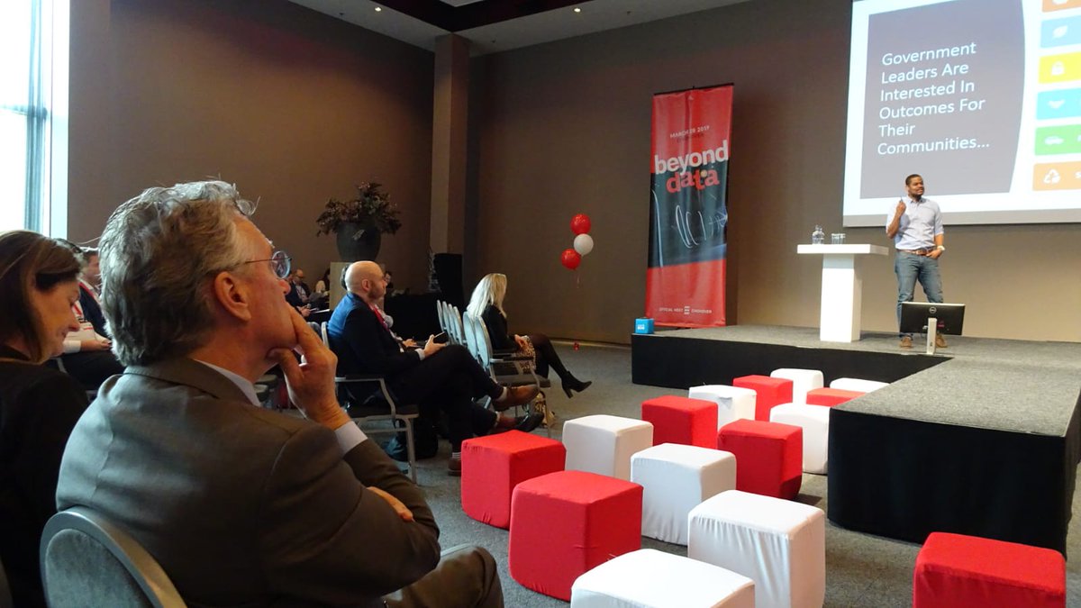 JJorritsma040's tweet image. Op #beyonddataevent de dataprincipes van #Eindhoven en #Amsterdam toegelicht: samen hebben de steden een set afspraken bedacht voor privacy van inwoners en innovatie bedrijfsleven. Na @VNGemeenten gaat het nu Europa in: ook @EUROCITIEStweet neemt het nu over.