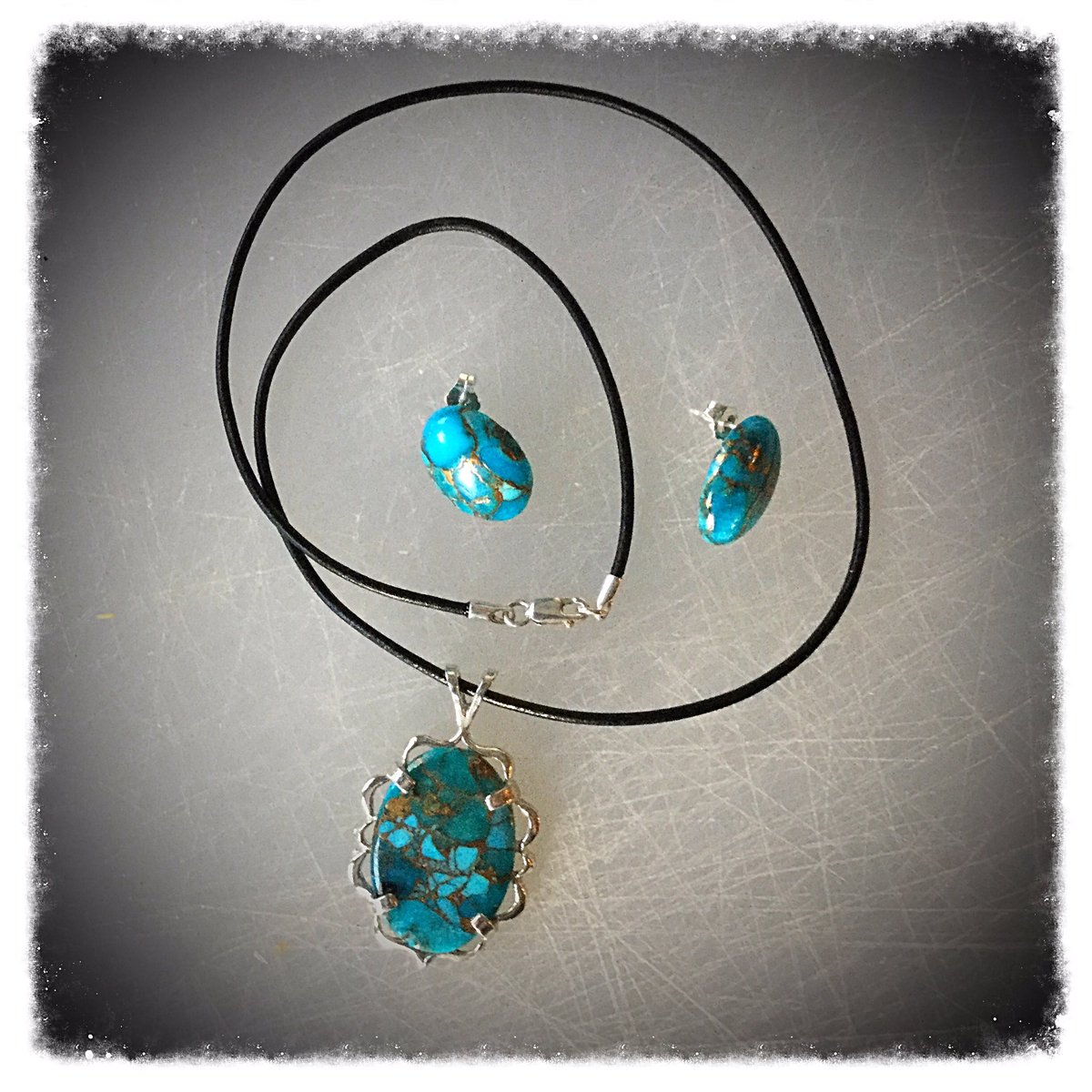 Turquoise Copper Necklace Earrings #jewelryaddicts #jewelrylovers #jewelrydesign #fashonbloggers #clubetsy