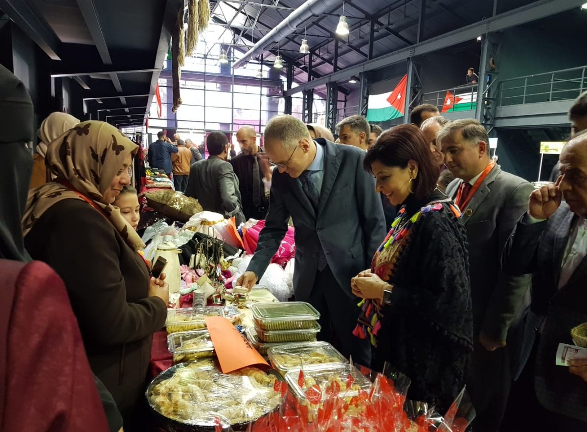 amman_ob's tweet photo. Under the Patronage of the Austrian Embassy,H.E.Ambassador Oskar Wüstinger had the honor to open the "🇦🇹-🇯🇴 Mother's Day Bazar" together with the Minister of Tourism, organized by the AUT-JOD Friendship Society, stressing that mothers should be celebrated EVERYDAY!#AustriaInJO https://t.co/Y7HHPtNjaT
