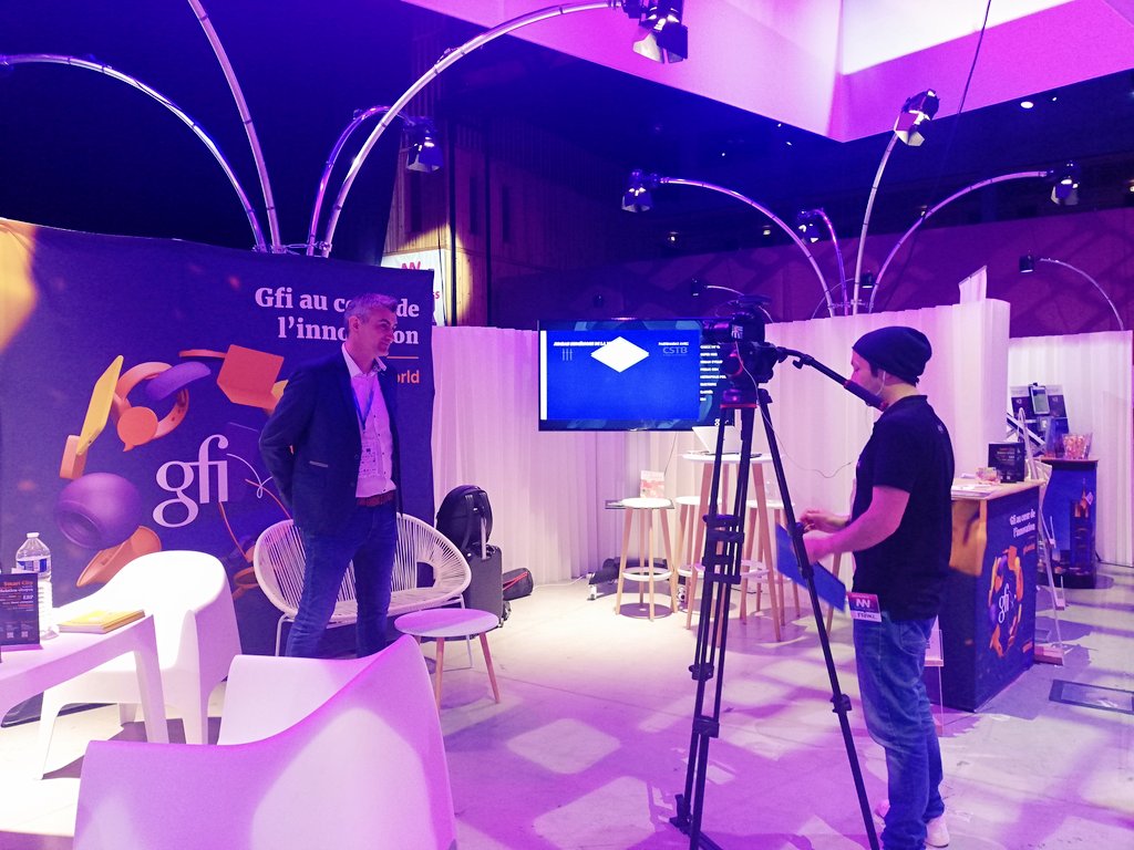 HeleneLP_'s tweet image. Nous sommes prêts pour ce deuxième jour de @NiortNumeric ☺️ @FORTanthony1 répond à toutes vos questions ! On vous attend 🎉 #NiortNumeric #smartcity