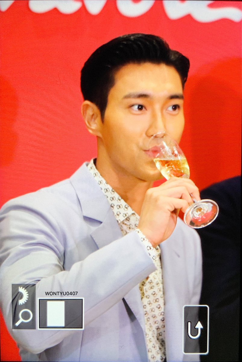 190328 
<a href="/siwonchoi/">Siwon Choi</a> 
​​​#SIWON 
#시원 
#superjunior⁠ ⁠⁠ ⁠⁠ ⁠ 
#슈퍼주니어⁠ ⁠⁠ ⁠⁠
#salvatoreferragamo
