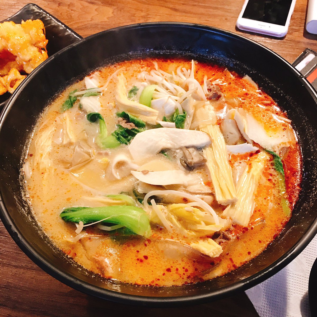 KH_hamzzi1122's tweet photo. 오늘 저녁은 드라’마라’마 다들 맛점하세용❤️
@CHAEROo @sakalovesU https://t.co/e8VXSboPqq
