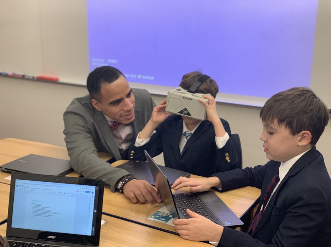 Discover how an all-boys school in #Manhattan is using CoSpaces Edu and VR to fight #bullying - Read more: buff.ly/2OCX4bL #schoolbullying #education #EdTech #coding #school #VR #CoSpacesEdu