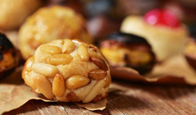 we__xperience's tweet photo. If you too are a lover of desserts, we tell you which ones are most typical of Barcelona in our blog 🍰😍 https://t.co/Q02ZYiOGKA #spanishfood #dessertslover #deliciousfood #eatlocal #dessertstagram https://t.co/Xea9QgzvXs
