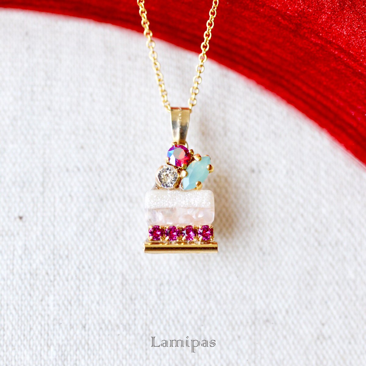 Lamipas_'s tweet photo. 今週末、さいたまスーパーアリーナで開催されるminneのハンドメイドマーケットの準備中ですLamipasです。ᕙ( ˙-˙ )ᕗ♡︎

スイーツシリーズの新作をひっさげてたまアリに馳せ参じます！
明日新作の撮影をします！また報告させてください。٩꒰*´◒︎`*꒱۶ෆ͙⃛

https://t.co/vLN8o43tjG https://t.co/POAKs6quAb
