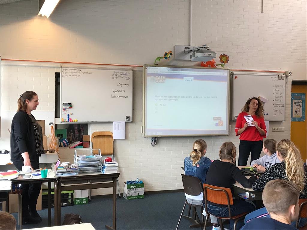 Gastles gegeven op 'de Torenberg' in Zaamslag samen met collega Mireille. @Weekvanhetgeld #cashquiz #topklas @RaboZVL <a href="/Rabobank/">Rabobank</a>