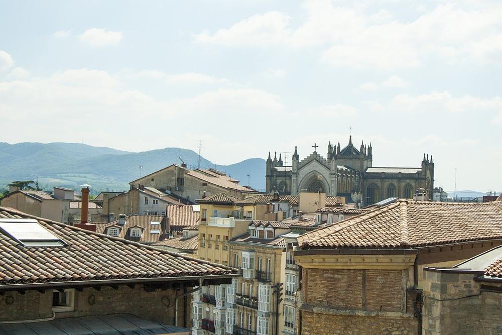 Mūsu draugi <a href="/FlyMeAwayLV/">FlyMeAwayLV</a> RTU Absolventu asociācijas biedriem piedāvā speciālu piedāvājumu — doties ceļojumā Lieldienu brīvdienu laikā uz Spāniju, Riohas vīnu galvaspilsētu — Vitoriju Basku zemē. 🍷

Uzzini vairāk: alumni.rtu.lv/par-mums/aktua…