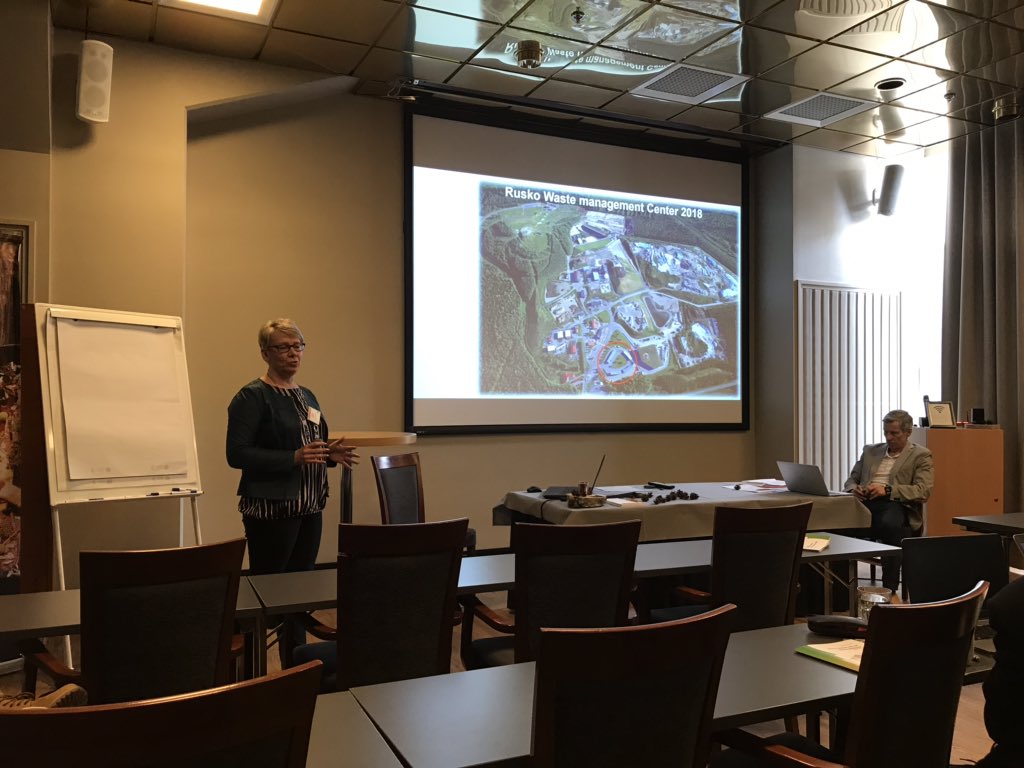 EU_eLighthouse's tweet photo. Next, in the first of three presentations, Helmi Riihimäki from @oulunkaupunki is discussing the oivapiste collection point for households in Oulu 🇫🇮👏
#elighthouse #elighthouseOulu #energyefficiency #wastemanagement https://t.co/qd2i3A5NVC