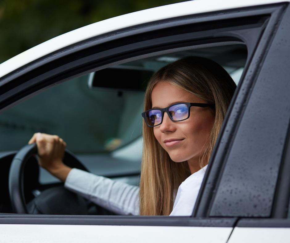 FOXYtweets's tweet photo. The NHS suggests having an eye test every two years and the driver is always responsible for being fit to drive. Getting your eyes tested regularly will also show up any concerns at an early stage. Can you read a number plate clearly from 20 metres? #motoringtips https://t.co/mU2IkoDWZN
