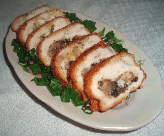 formus53's tweet image. Вкусно и аппетитно - нечего сказать. Готовятся  мини рулеты с грибами очень быстро и достойно представляют хозяйку на праздничном столе.

 domashnyayaeda.ru/blyuda-iz-myas…