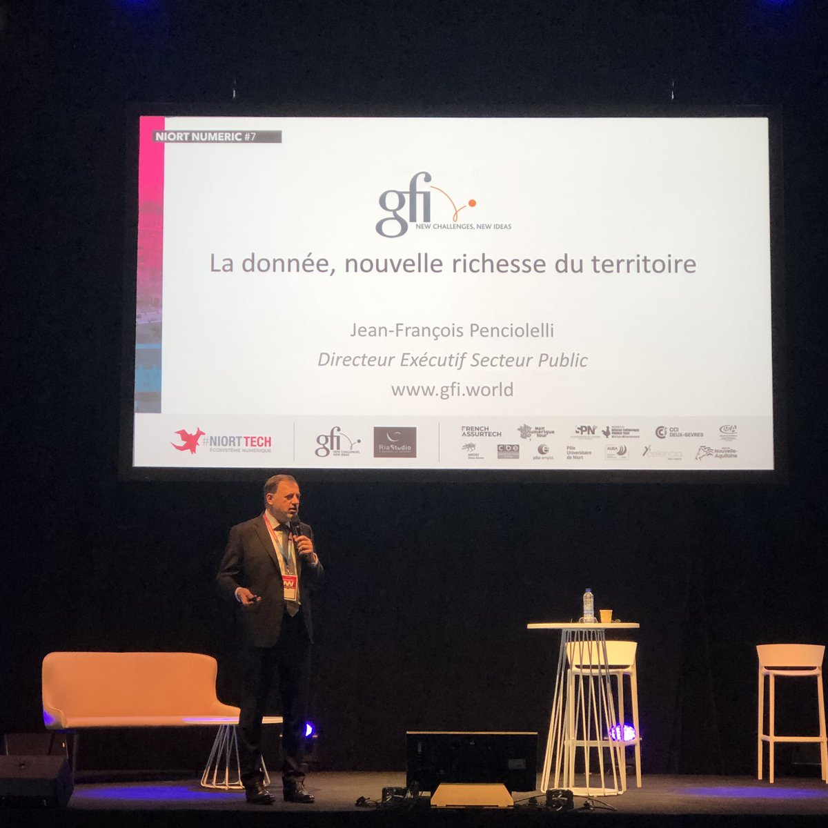 🔛 Conférence imminente sur « La Donnée, nouvelle richesse du territoire » avec @jpenciol à #NiortNumeric