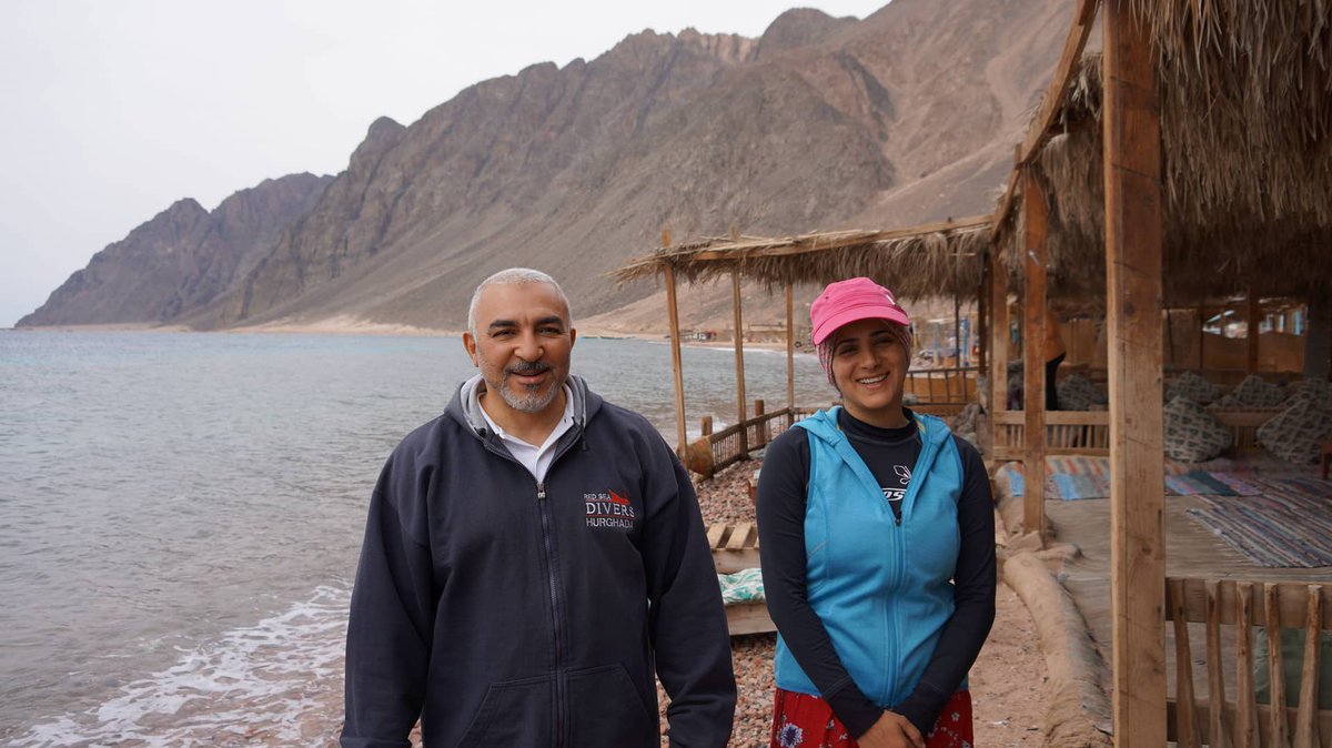 women4environme's tweet image. two girls from damsels have just finished the #reefcheck certificate for supporting coral reef community in Red sea, while working in monitoring and conservation #womenforenvironment #coralreef #marinegirls #conservation #redsea #dahab #Idive @AsmaHassan2 @WiMSnetwork