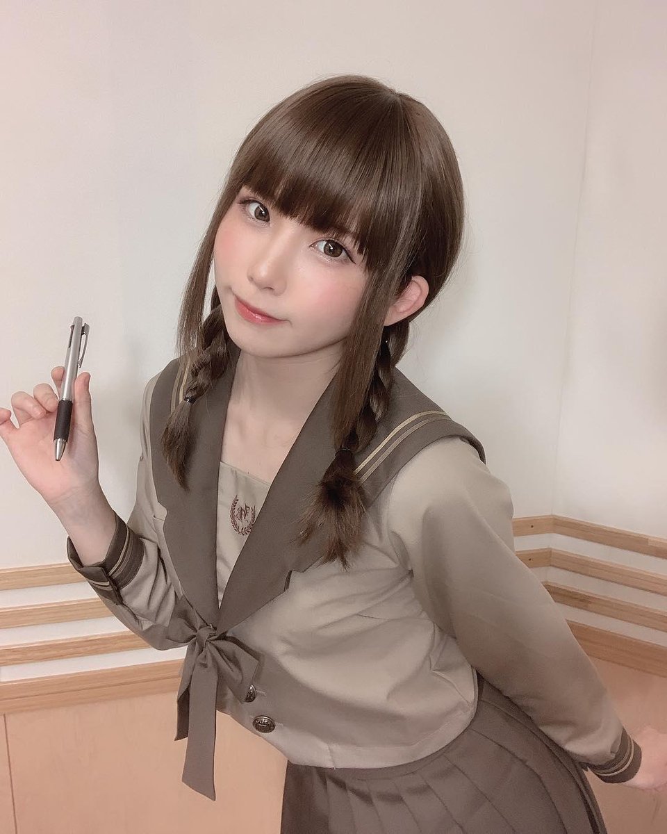 えなこ1stメジャー写真集 おめでとうございます 三つ編みセーラー服えなこり Lita Ko Fi Membership Open のイラスト