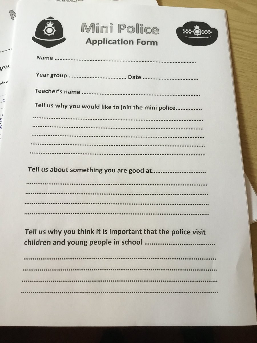 Springwood_Prm's tweet photo. Are you in year 4 or 5? Will you be applying to be in the mini police? Get your applications in by Monday #springfamily #springpse #springvoice https://t.co/HBAeQAT8ZM