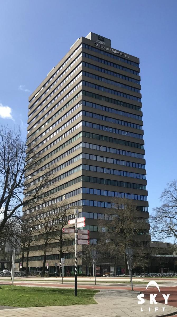 Op de <a href="/Radboud_Uni/">Radboud University</a> renoveren we momenteel zes liften grootschalig. De wachttijden zijn daardoor nét iets langer dan normaal. Om het wachten wat leuker te maken deelden we deze week koffie en thee uit aan de studenten en medewerkers. Service to make you smile noemen we dat!