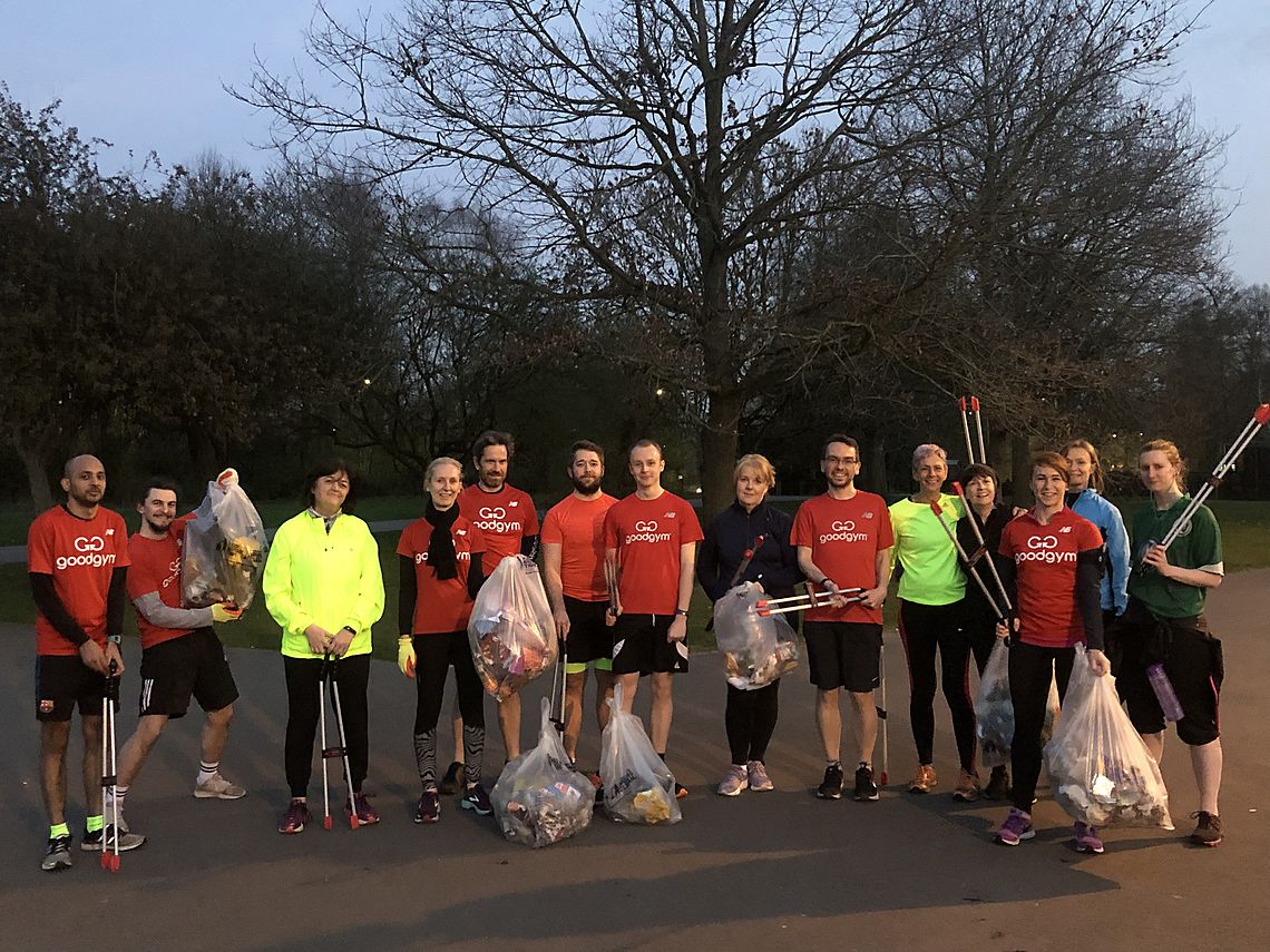 goodgym's tweet photo. Last night, 15 runners at @GGSolihull litter picked for the Great British Spring Clean to help the local environment. 🚯 Are you looking for a task to do this week? Find out what is happening in your area here: https://t.co/gz6MKNMvWY #EarthHourUK #Runforyourworld 🌎 https://t.co/fXnFZCCcVz