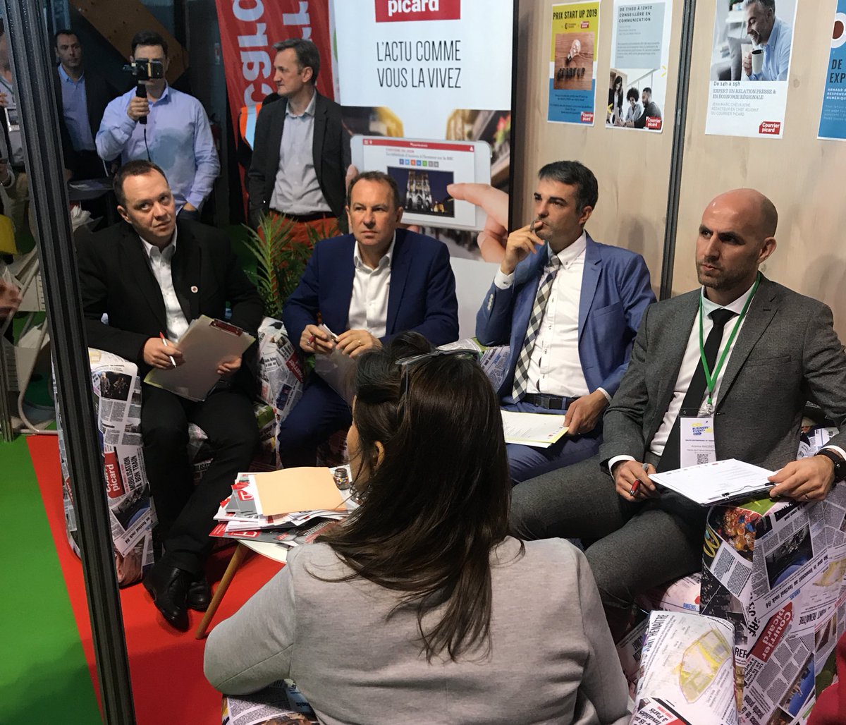 Amiens_Cluster's tweet photo. 👥 Lancement du concours de start up sur le stand du @CourrierPicard. Bonne chances à tous 🤞 @CCI_hdf @CourrierPicard https://t.co/vxJB8hsG17