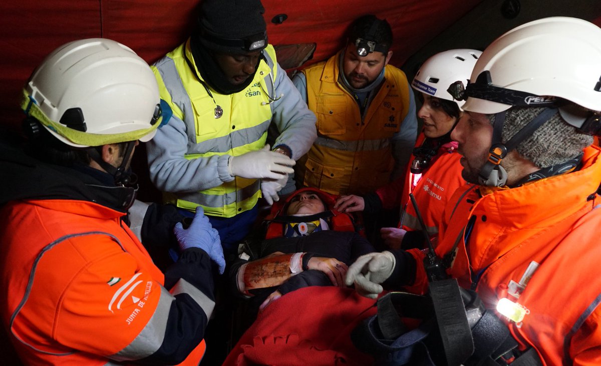 grupo_samu's tweet photo. Del 9 al 11 de abril vuelve #CrisisTaskForce, uno de los mayores simulacros del país en rescate de múltiples víctimas en zona hostil. 🚨 Fórmate junto a + de 300 especialistas en un escenario agresivo e hiperrealista que te pondrá a prueba. Inscríbete en https://t.co/aBokpj8vzc https://t.co/Ry491tbFu4