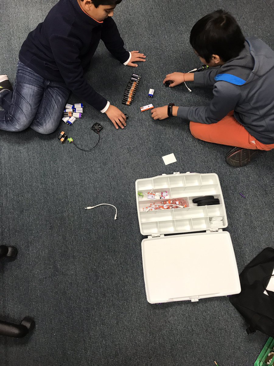 Bec_Chirps's tweet photo. My creative #Maker Ambassadors have been hard at work preparing their student-created makerspace for a district parent workshop and elementary STEAM day to spread the maker mindset. #whyIteach #stuvoice #stuchoice #creativity #ProblemSolving #cardboardchallenge #readysetdesign https://t.co/BqfE9hLNkP