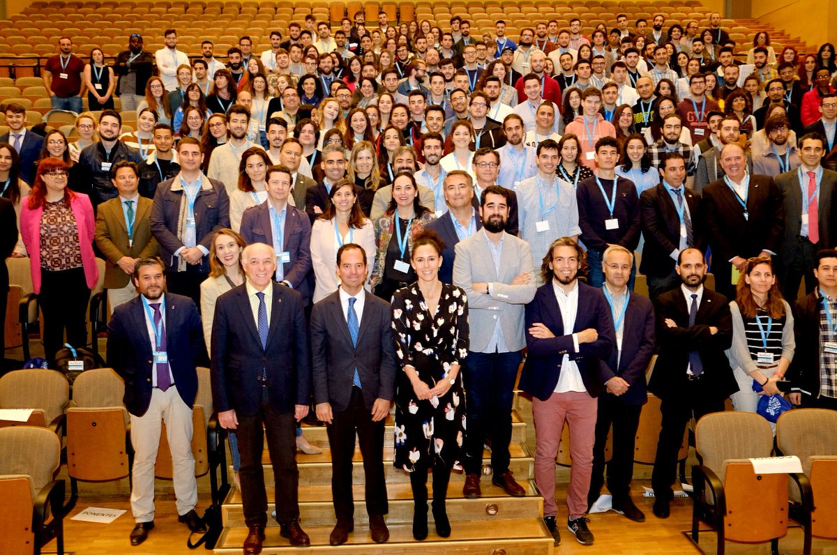 unisevilla's tweet photo. Foto de familia #IFSummit19 antes de la dura jornada de trabajo e ideas que nos queda por delante ¡A crear! 😉 https://t.co/c05ZSIkBqi #IdeasFactorySummit https://t.co/922EvdwD85